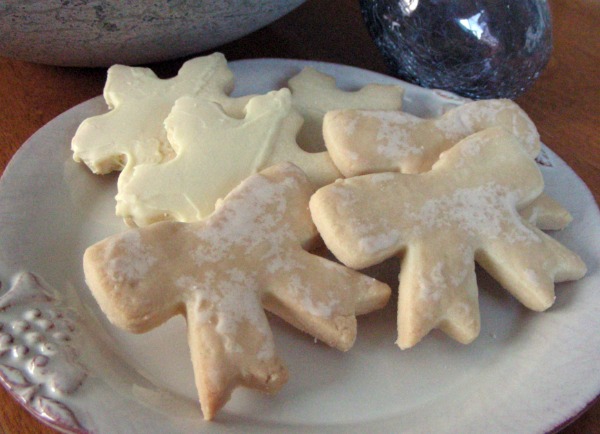 Traditional Shortbread with Maple Glaze and White Chocolate