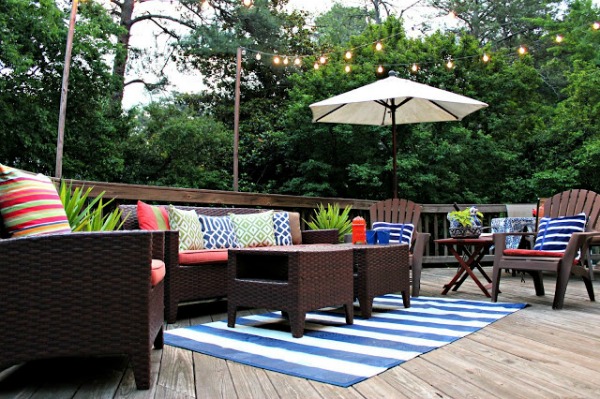 Lakehouse Inspired Back Deck Decorating 