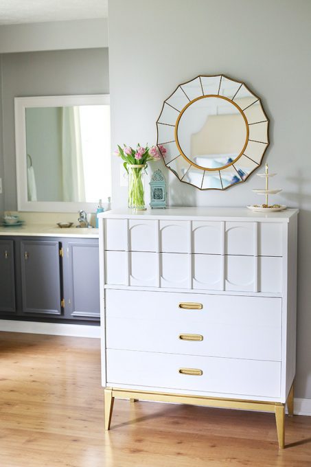 Bathroom Painted in Behr Silver City Gray 