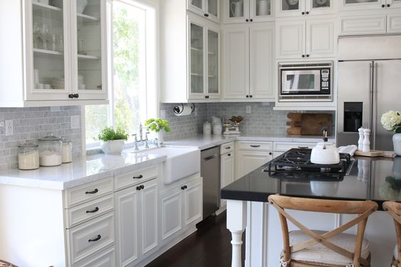 Benjamin Moore White Dove Kitchen - Farmhouse Kitchen Renovation via Maison de Cinq