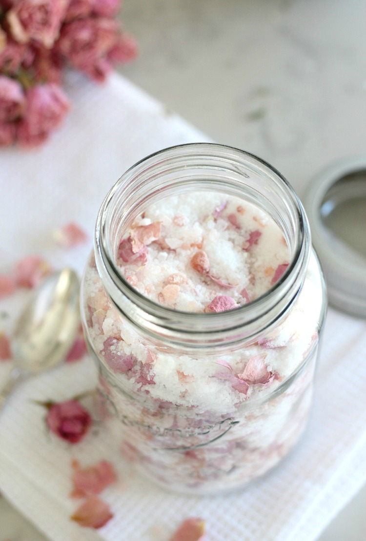 DIY Pink Rose Petal Bath Soak in Vintage Jar