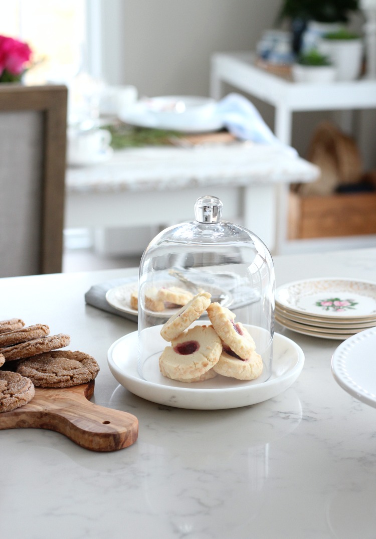 Marble and Glass Cloche Filled with Christmas Cookies