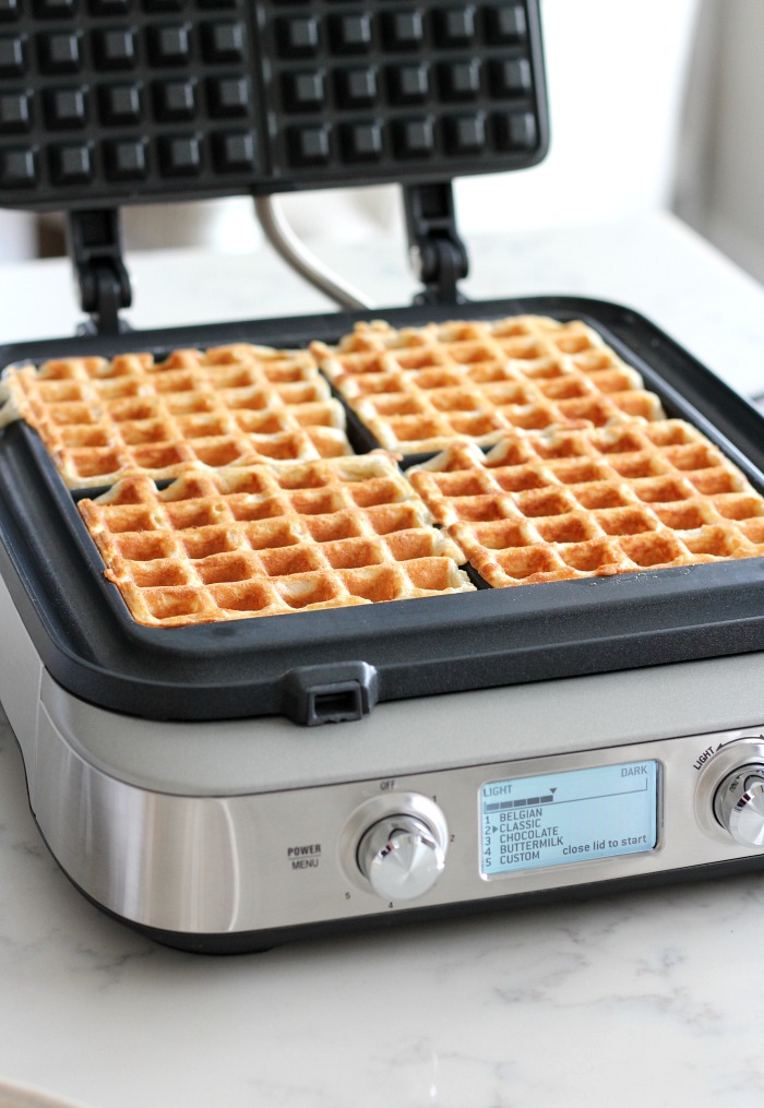 Breville Waffle Maker with Perfectly Browned Classic Waffles -No Mess Moat 