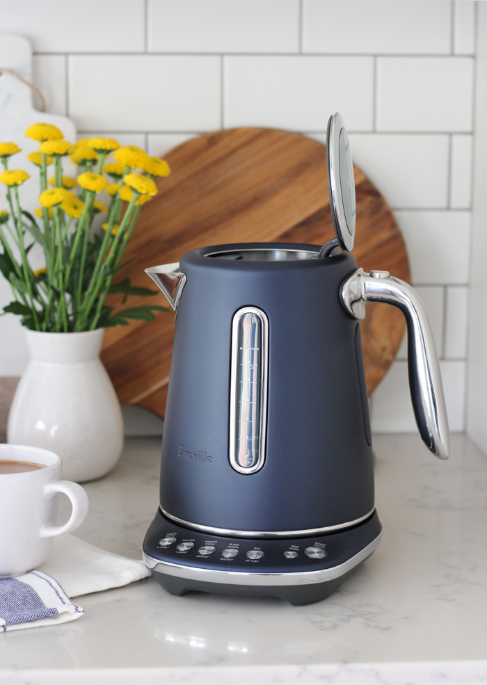 Breville Smart Kettle Luxe with Soft Opening Lid and Clear View Windows