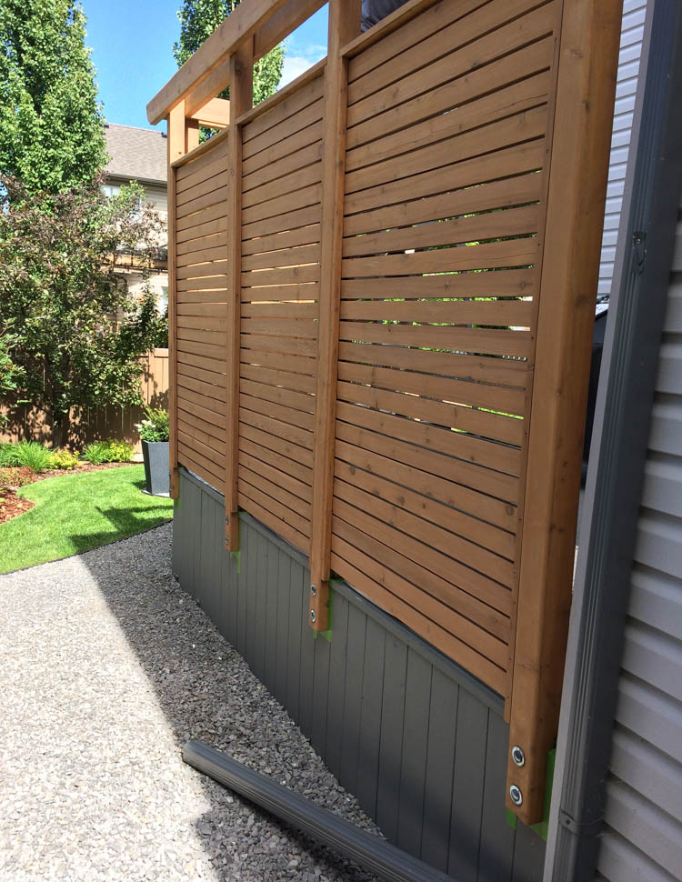 Cedar Privacy Screen on Deck Stained in Sherwin Williams Woodridge